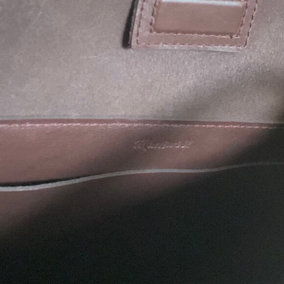 Madewell The Essential Medium Bucket Tote in Chocolate Raisin - Picture 6 of 6
